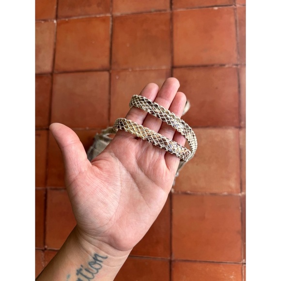 Hobo Jetty Genuine Leather Sand Snakeskin Convertible Crossbody Bag GUC - Picture 7 of 8